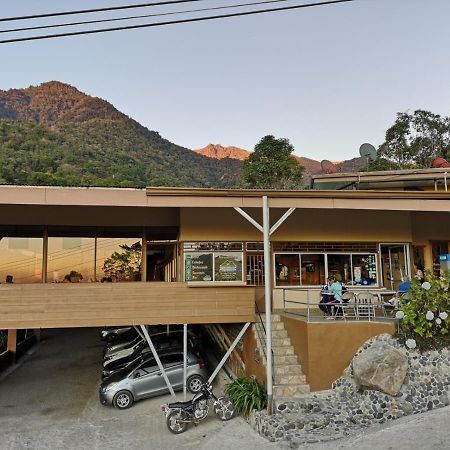 Hotel Uran Rivas Luaran gambar