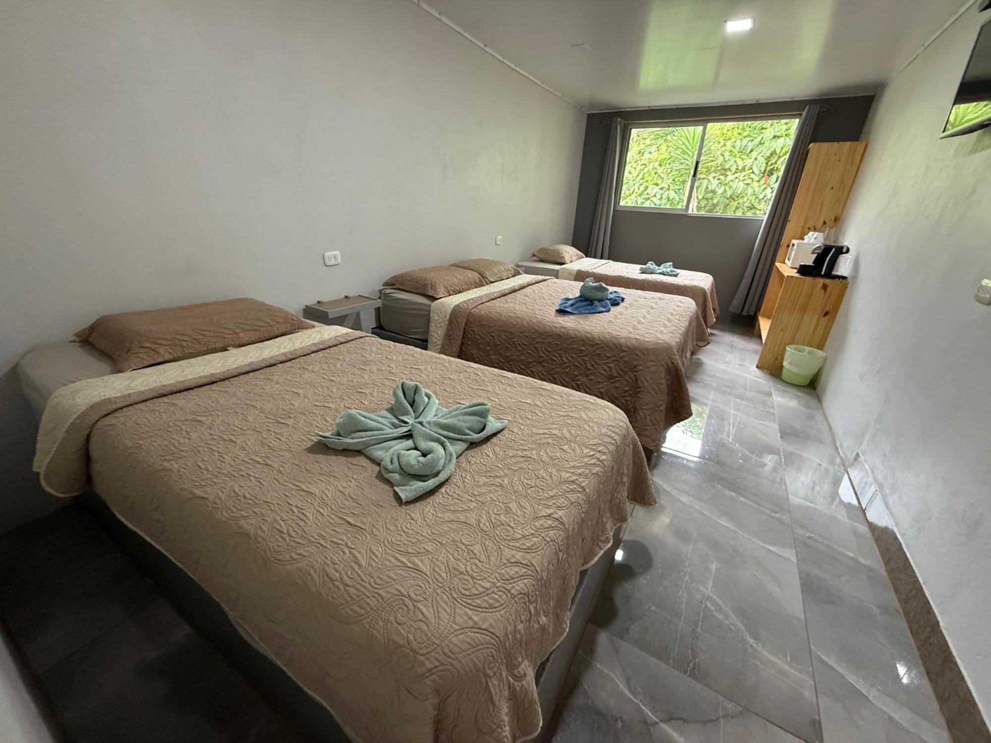 Hotel Uran Rivas Luaran gambar