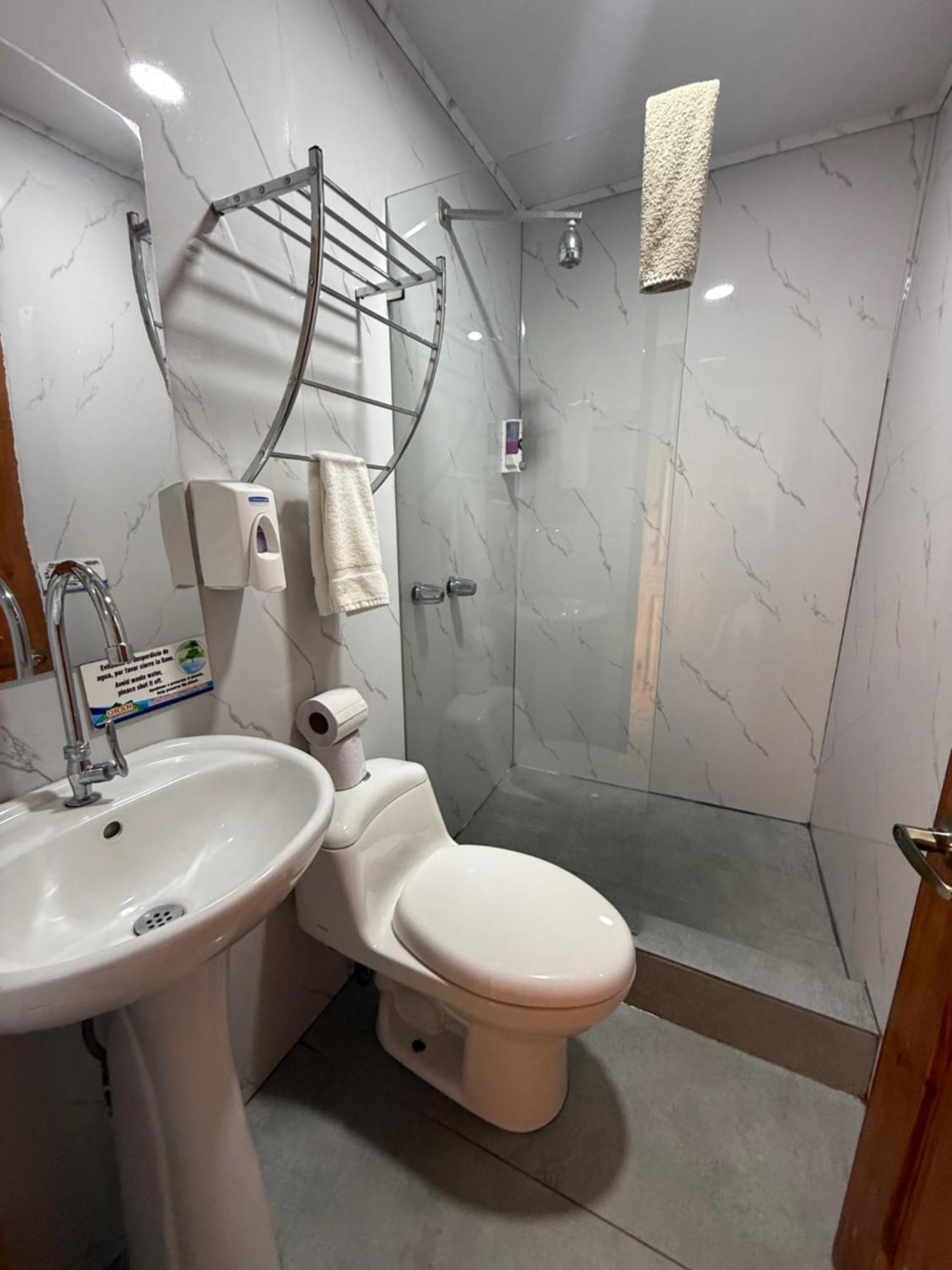 Hotel Uran Rivas Luaran gambar
