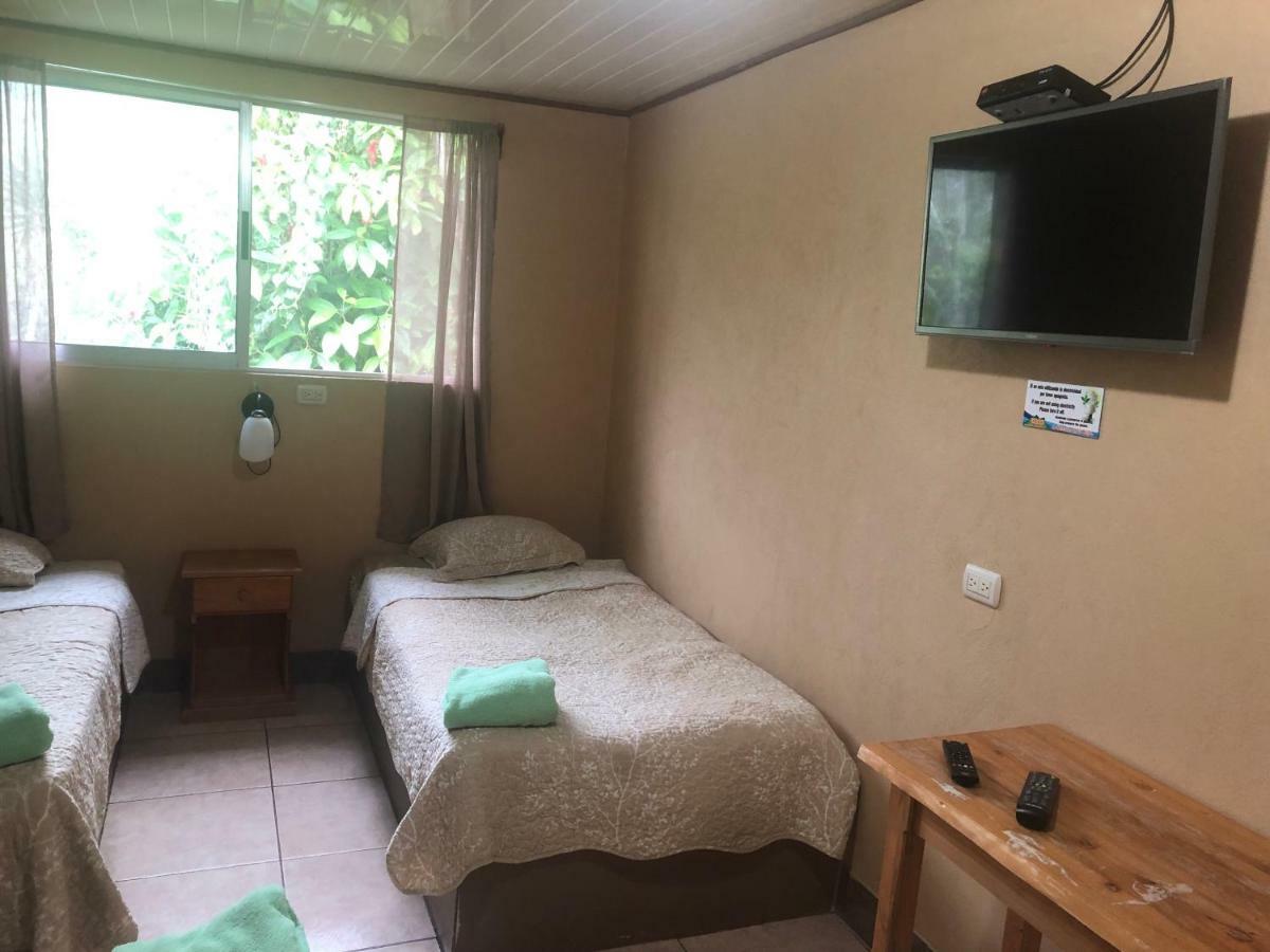 Hotel Uran Rivas Luaran gambar