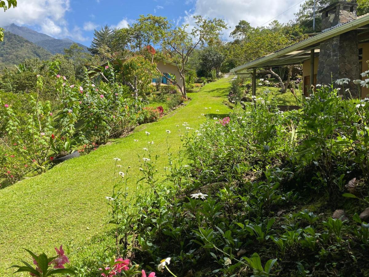 Hotel Uran Rivas Luaran gambar