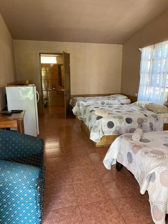 Hotel Uran Rivas Luaran gambar