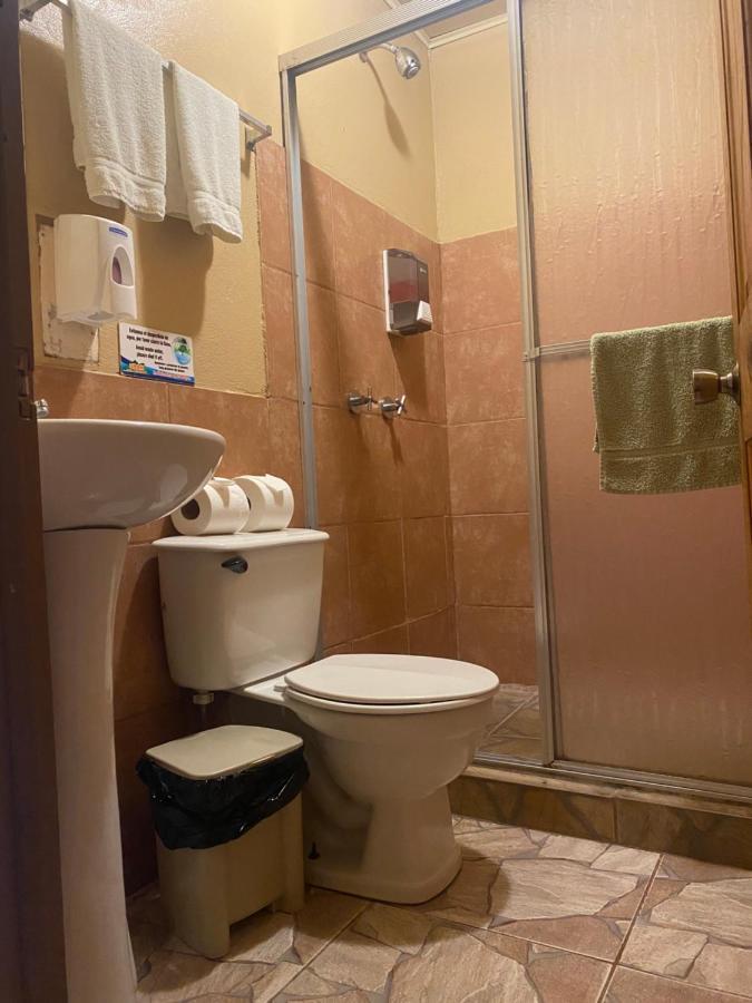 Hotel Uran Rivas Luaran gambar