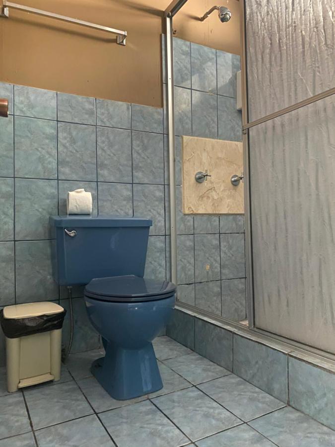 Hotel Uran Rivas Luaran gambar